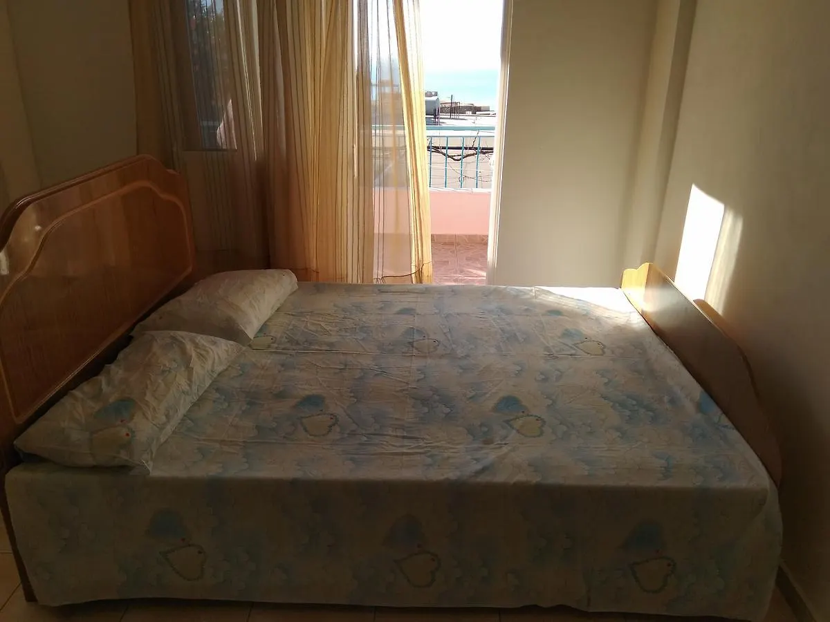 アパートホテル Villa Bianca Piqeras アルバニア